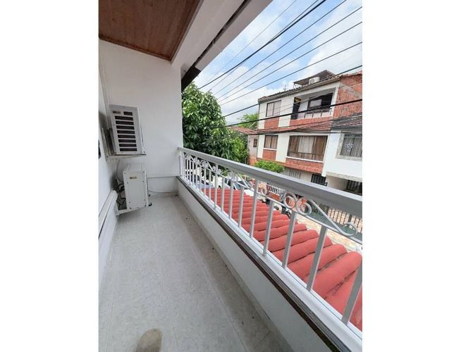 Casa de 5 alcobas en venta en El Portal I, Girón, 195 m² · foto 14 de 20