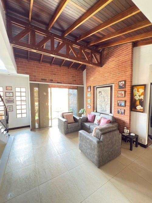 Casa de 5 alcobas en venta en Cañaveralejo, Sabaneta, 296 m² · foto 11 de 12