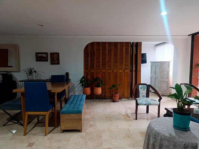 Apartamento de 3 alcobas en venta en El Poblado, Medellín, 144 m² · foto 2 de 20