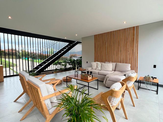 Casa de 3 alcobas en venta en Las Palmas, Envigado, 350 m² · foto 2 de 19