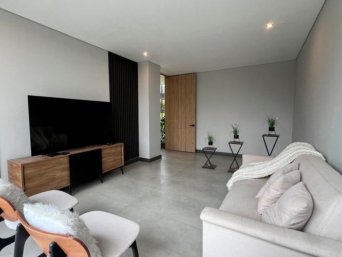 Casa de 3 alcobas en venta en Las Palmas, Envigado, 350 m² · foto 8 de 19