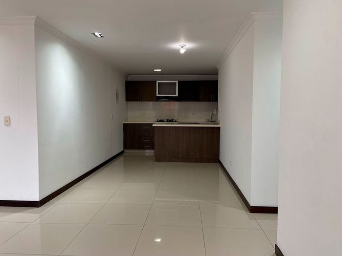Apartamento de 3 alcobas en arriendo en San Jose, Sabaneta, 96 m² · foto 2 de 18