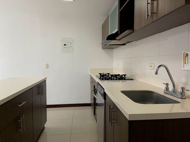 Apartamento de 3 alcobas en arriendo en San Jose, Sabaneta, 96 m² · foto 3 de 18