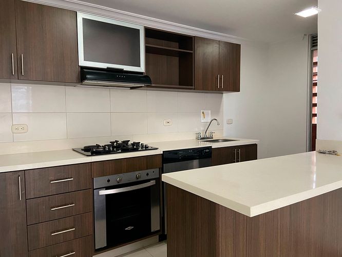 Apartamento de 3 alcobas en arriendo en San Jose, Sabaneta, 96 m² · foto 4 de 18