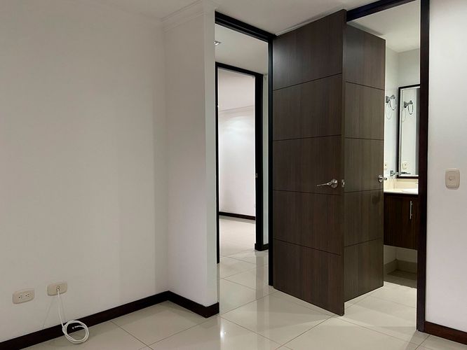 Apartamento de 3 alcobas en arriendo en San Jose, Sabaneta, 96 m² · foto 8 de 18