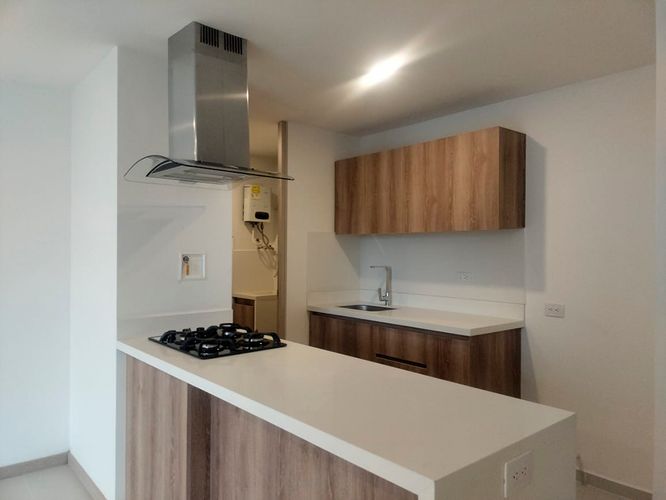 Apartamento de 2 alcobas en arriendo en El Poblado, Medellín, 79 m² · foto 6 de 16
