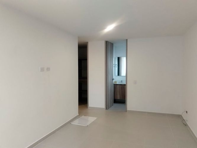 Apartamento de 2 alcobas en arriendo en El Poblado, Medellín, 79 m² · foto 8 de 16