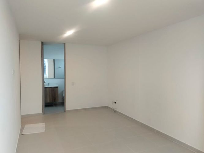 Apartamento de 2 alcobas en arriendo en El Poblado, Medellín, 79 m² · foto 9 de 16