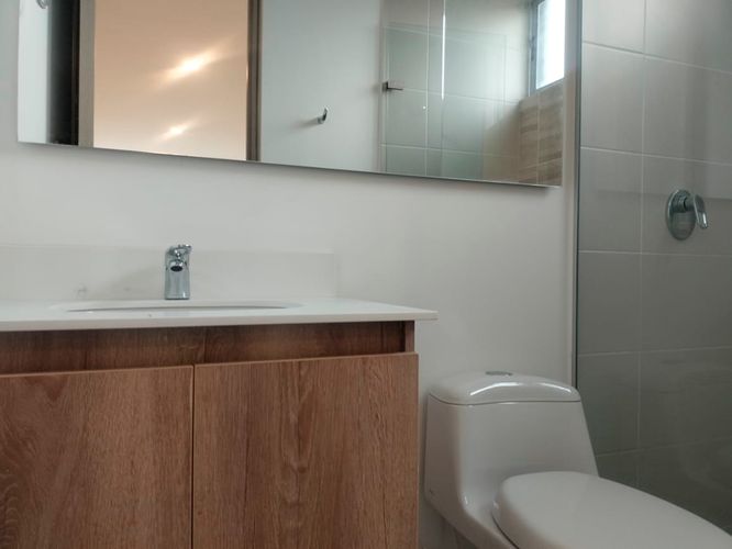 Apartamento de 2 alcobas en arriendo en El Poblado, Medellín, 79 m² · foto 14 de 16