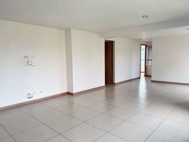 Apartamento de 2 alcobas en arriendo en El Poblado, Medellín, 94 m² · foto 2 de 14