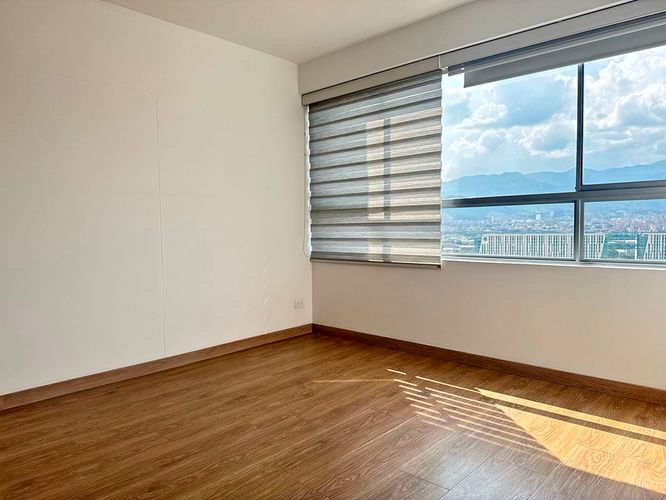 Apartamento de 2 alcobas en arriendo en El Poblado, Medellín, 94 m² · foto 8 de 14