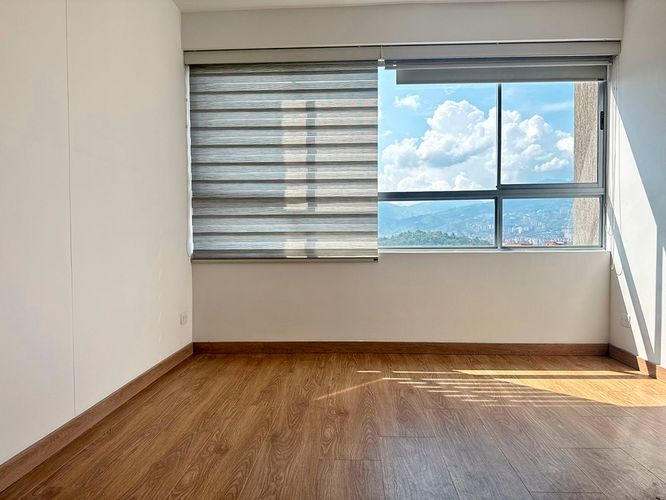 Apartamento de 2 alcobas en arriendo en El Poblado, Medellín, 94 m² · foto 10 de 14