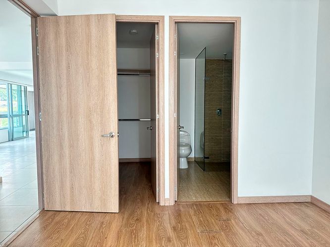 Apartamento de 2 alcobas en arriendo en El Poblado, Medellín, 94 m² · foto 11 de 14