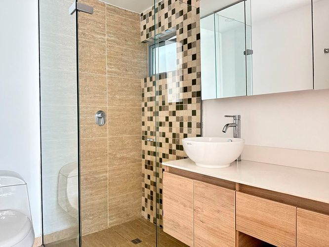 Apartamento de 2 alcobas en arriendo en El Poblado, Medellín, 94 m² · foto 12 de 14