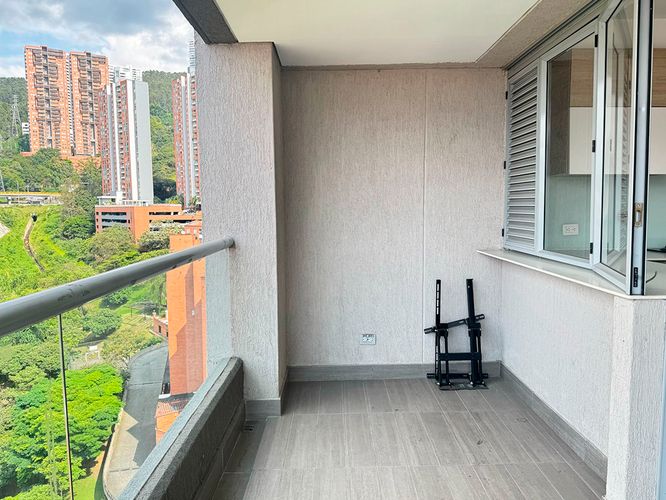 Apartamento de 2 alcobas en arriendo en El Poblado, Medellín, 94 m² · foto 14 de 14
