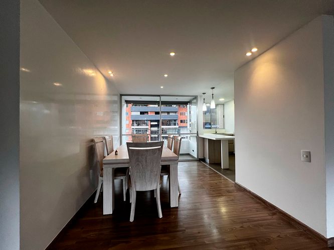 Apartamento de 3 alcobas en arriendo en Loma Benedictinos, Envigado, 134 m² · foto 2 de 19