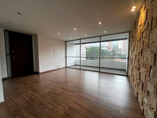 Apartamento de 3 alcobas en arriendo en Loma Benedictinos, Envigado, 134 m² · foto 4 de 19