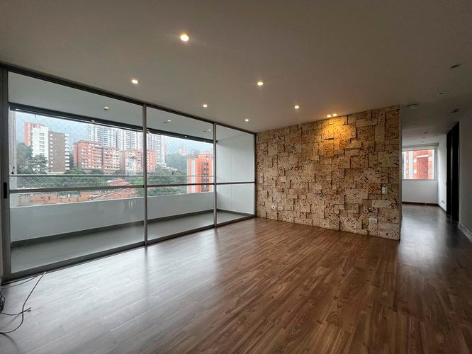 Apartamento de 3 alcobas en arriendo en Loma Benedictinos, Envigado, 134 m² · foto 5 de 19