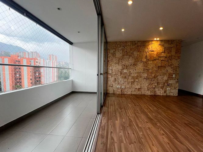 Apartamento de 3 alcobas en arriendo en Loma Benedictinos, Envigado, 134 m² · foto 6 de 19