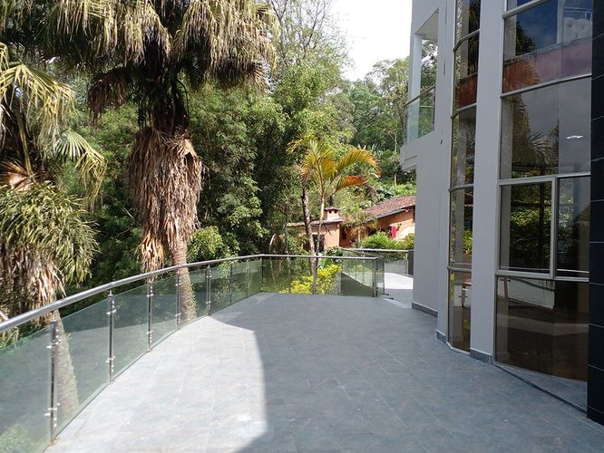 Casa de 4 alcobas en arriendo en El Poblado, Medellín, 400 m² · foto 19 de 19