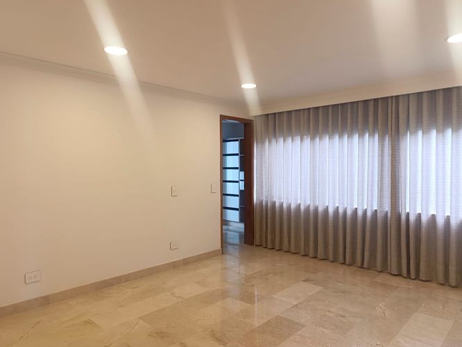 Apartamento de 4 alcobas en arriendo en El Poblado, Medellín, 437 m² · foto 8 de 20