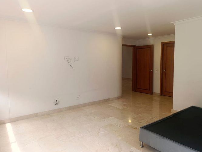 Apartamento de 4 alcobas en arriendo en El Poblado, Medellín, 437 m² · foto 11 de 20