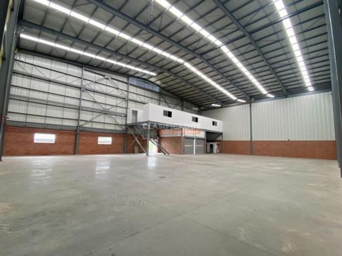 Bodega en arriendo en Acopi, Yumbo, 1070 m² · foto 2 de 20