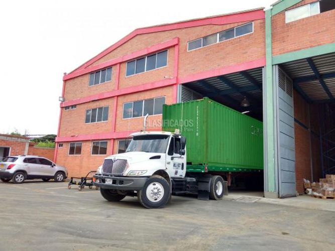Bodega en arriendo en Acopi, Yumbo, 585 m² · foto 2 de 16