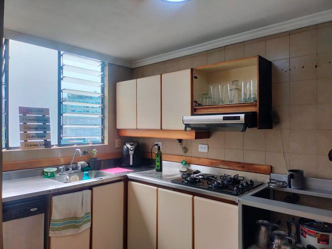 Apartamento de 7 alcobas en arriendo en El Poblado, Medellín, 170 m² · foto 6 de 16