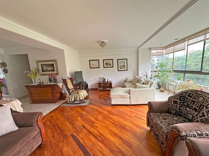 Apartamento en venta en El Poblado, Medellín · foto 3 de 23