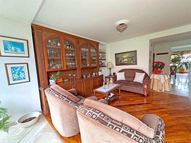 Apartamento en venta en El Poblado, Medellín · foto 5 de 23