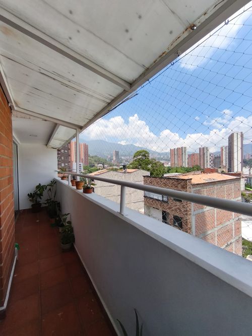 Apartamento de 2 alcobas en venta en Prados De Sabaneta, Sabaneta, 70 m² · foto 5 de 24