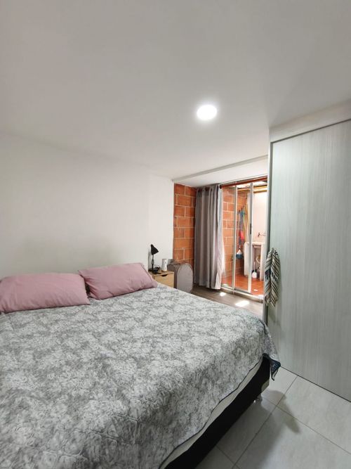 Apartamento de 2 alcobas en venta en Prados De Sabaneta, Sabaneta, 70 m² · foto 10 de 24