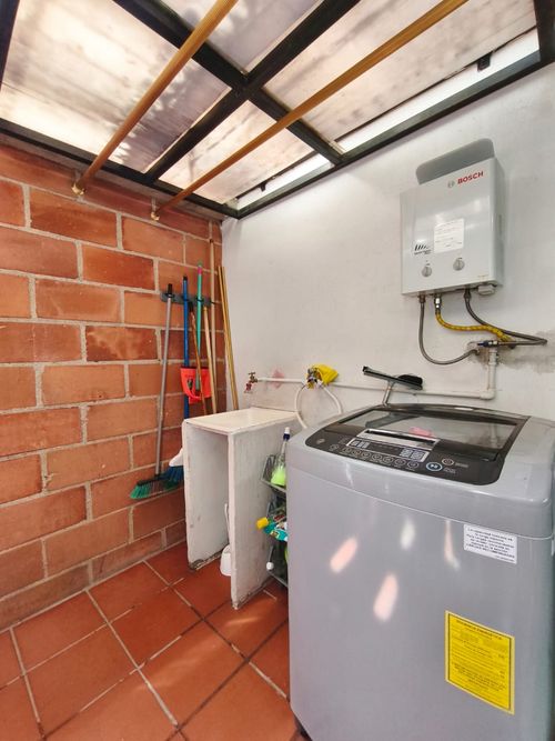 Apartamento de 2 alcobas en venta en Prados De Sabaneta, Sabaneta, 70 m² · foto 17 de 24