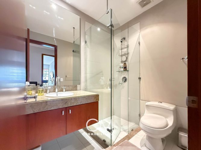 Apartamento de 3 alcobas en arriendo en Los Rosales, Bogotá, 248 m² · foto 17 de 24