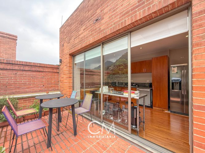 Apartamento de 3 alcobas en arriendo en Los Rosales, Bogotá, 248 m² · foto 22 de 24