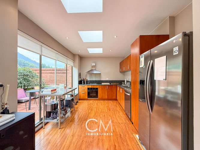 Apartamento de 3 alcobas en arriendo en Los Rosales, Bogotá, 248 m² · foto 5 de 24