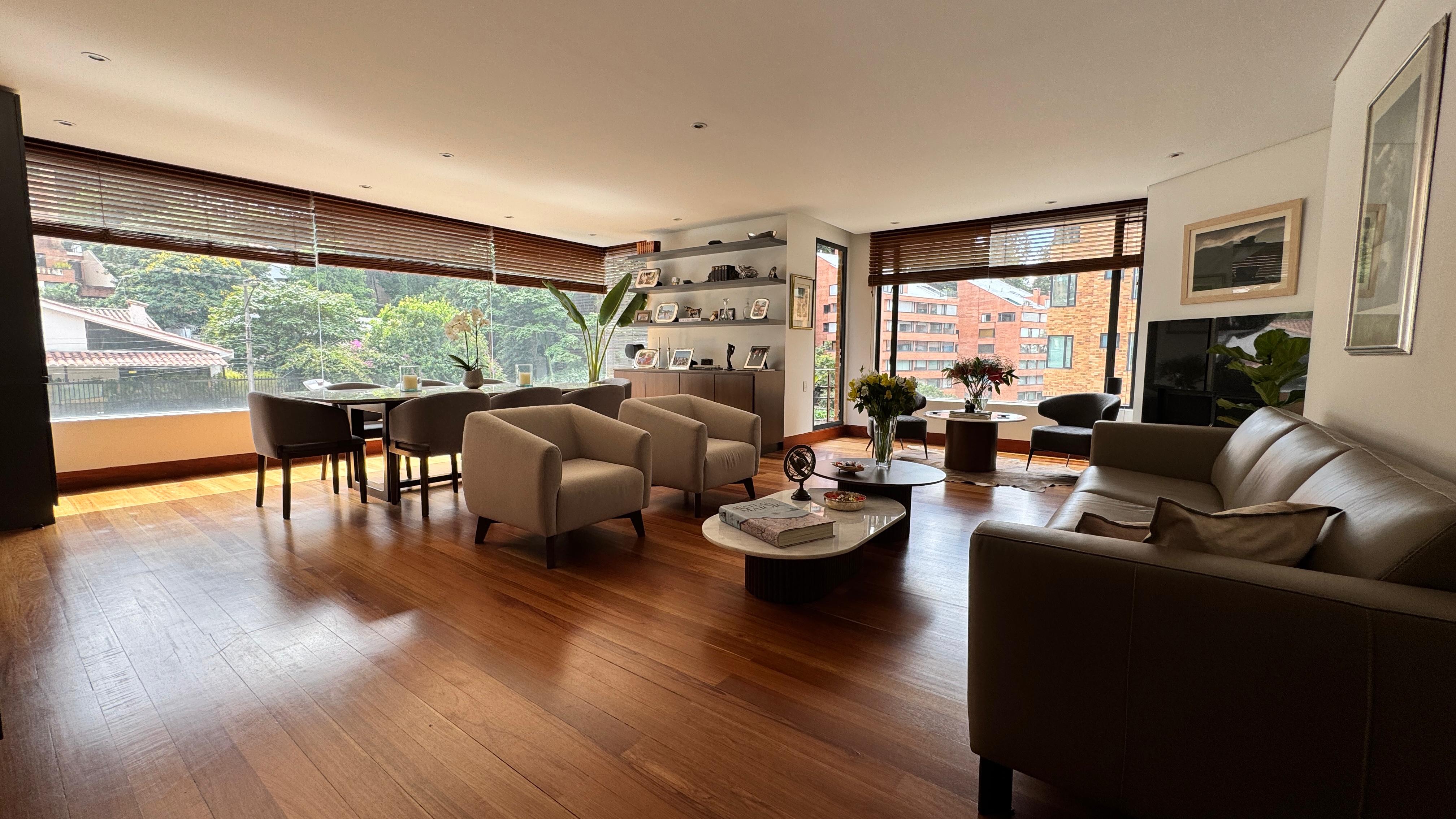 Apartamento en venta en El Refugio, Bogotá · foto 2 de 4