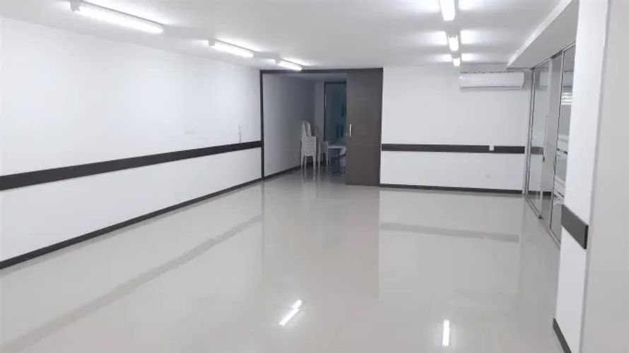 Apartamento de 3 alcobas en venta en Normandia, Cali, 274 m² · foto 21 de 24