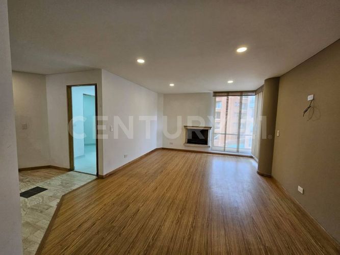 Apartamento de 4 alcobas en venta en Santa Barbara Central, Bogotá, 104 m² · foto 5 de 24