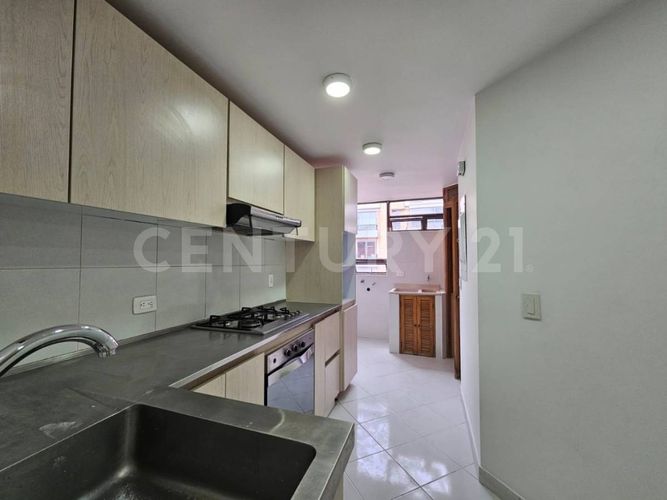 Apartamento de 4 alcobas en venta en Santa Barbara Central, Bogotá, 104 m² · foto 6 de 24