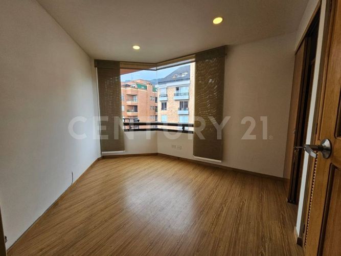 Apartamento de 4 alcobas en venta en Santa Barbara Central, Bogotá, 104 m² · foto 21 de 24