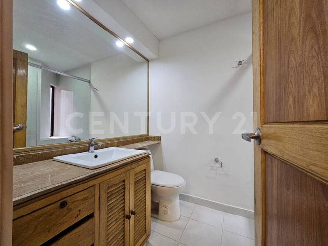 Apartamento de 4 alcobas en venta en Santa Barbara Central, Bogotá, 104 m² · foto 23 de 24