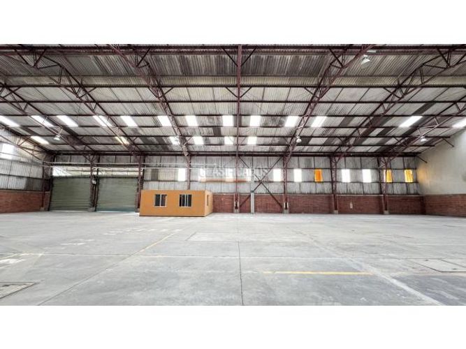 Bodega en arriendo en Acopi, Yumbo, 1374 m² · foto 2 de 20
