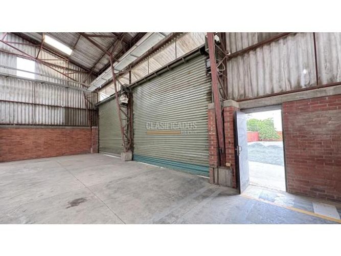 Bodega en arriendo en Acopi, Yumbo, 1374 m² · foto 3 de 20