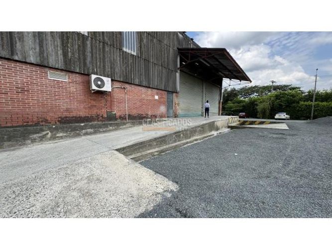 Bodega en arriendo en Acopi, Yumbo, 1374 m² · foto 12 de 20