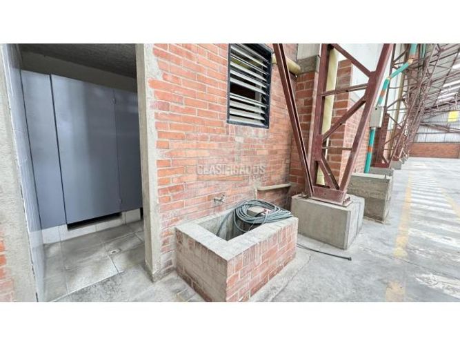 Bodega en arriendo en Acopi, Yumbo, 1374 m² · foto 17 de 20