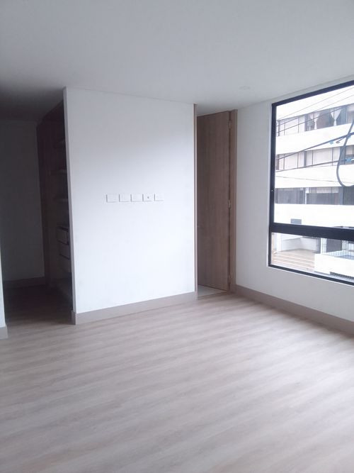 Apartamento de 2 alcobas en venta en Santa Barbara, Bogotá, 79 m² · foto 5 de 15