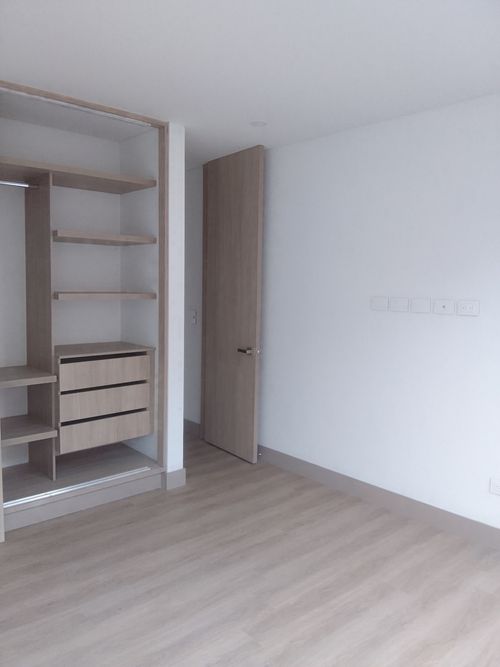 Apartamento de 2 alcobas en venta en Santa Barbara, Bogotá, 79 m² · foto 10 de 15