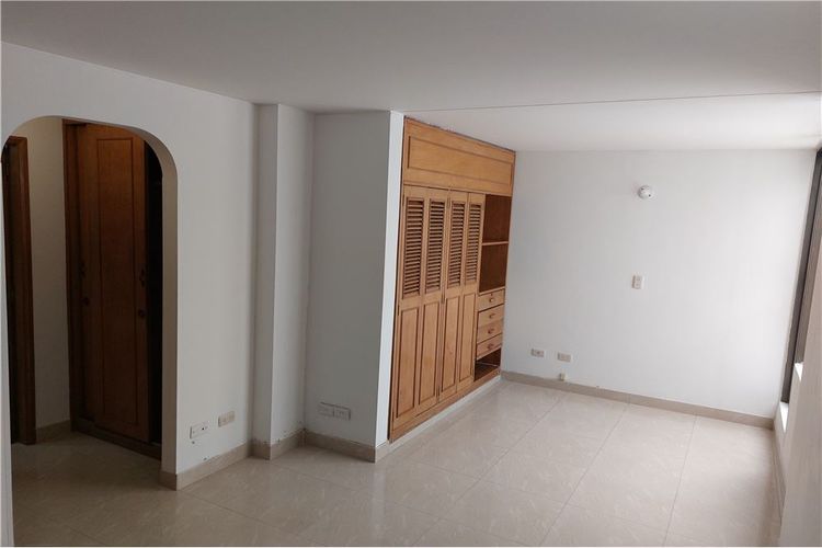 Apartamento de 3 alcobas en venta en Santa Barbara Central, Bogotá, 138 m² · foto 6 de 20